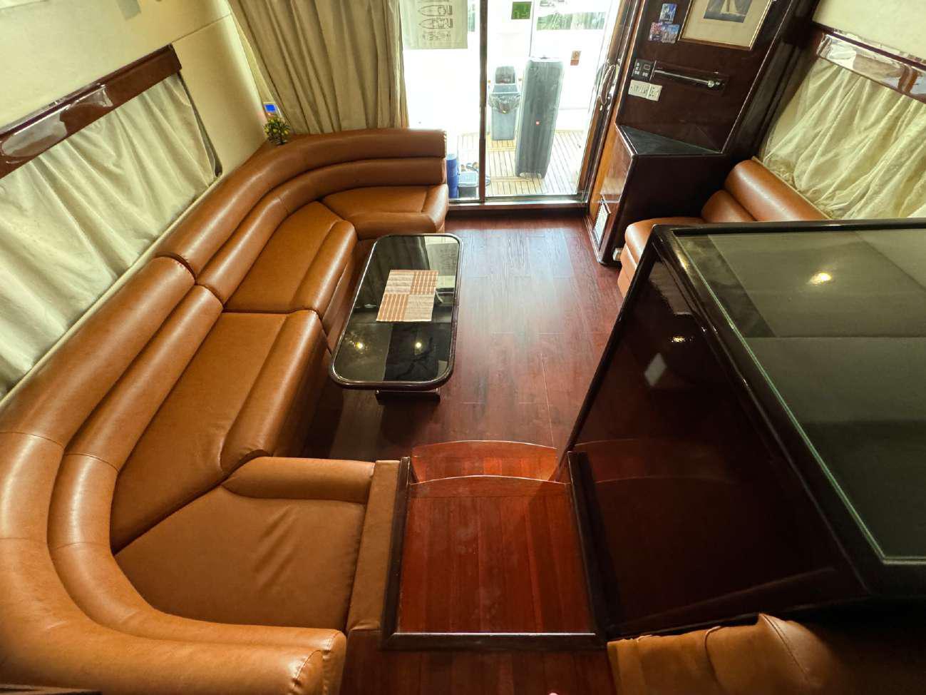 66ft yacht bedroom